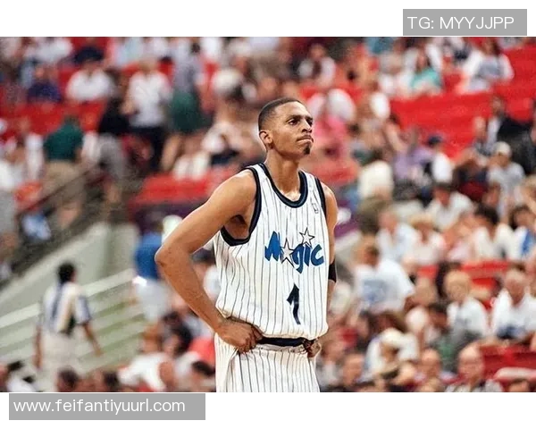 小哈达威神勇表现半场轰下17分其中次节独得12分三分球频频命中